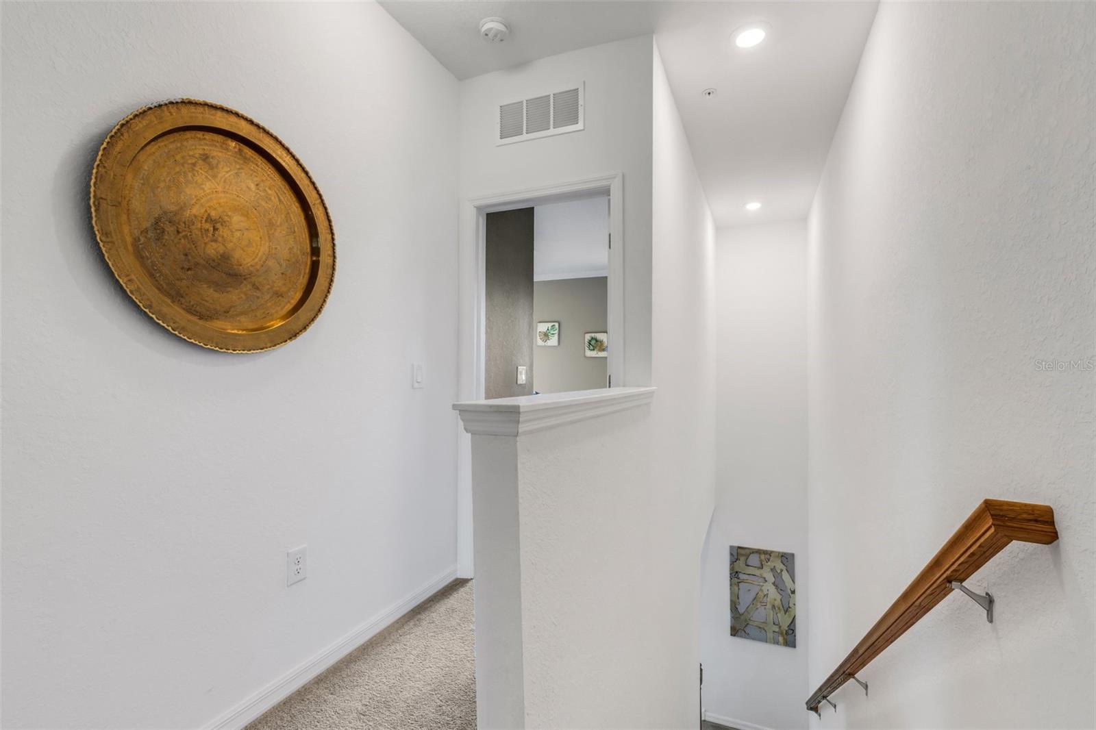 Image 22 of 69 For 20450 Lagente Circle