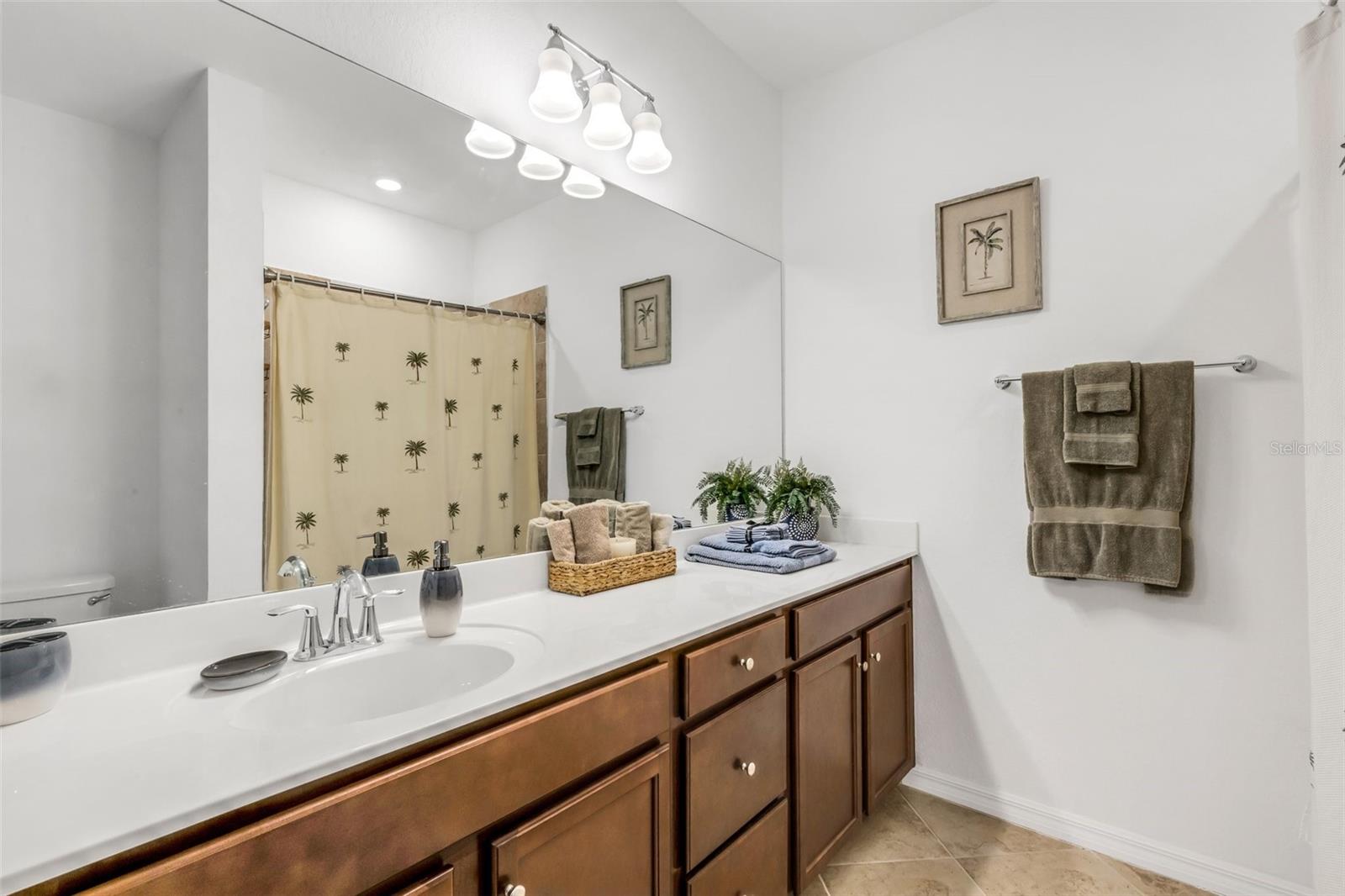 Image 29 of 69 For 20450 Lagente Circle