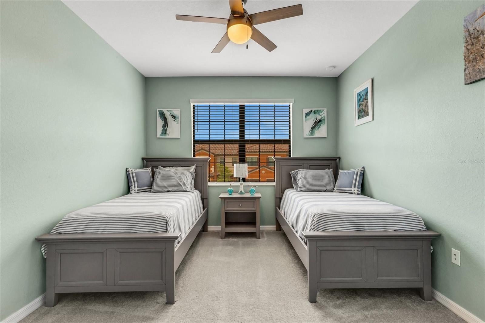 Image 34 of 69 For 20450 Lagente Circle