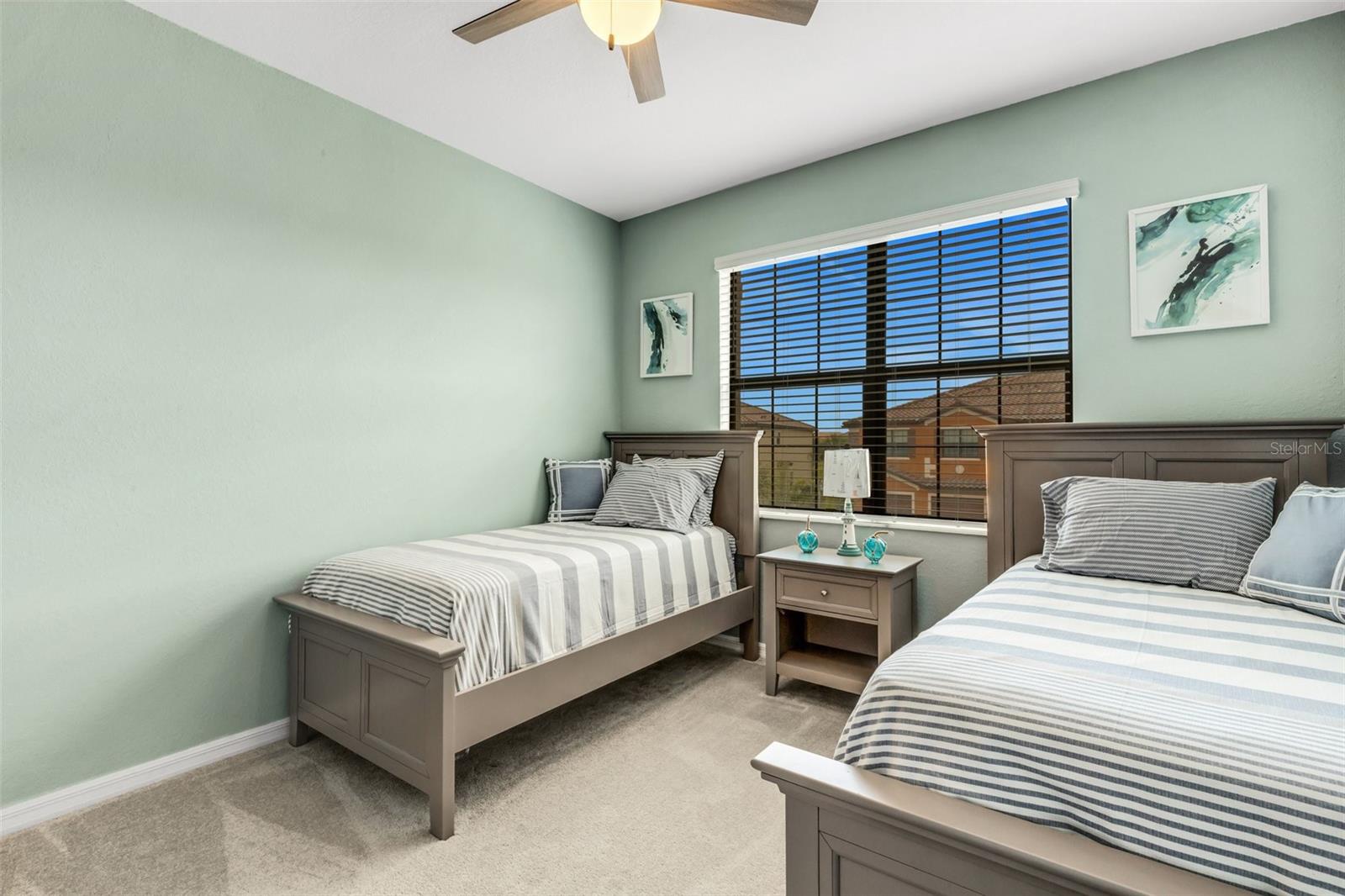 Image 36 of 69 For 20450 Lagente Circle