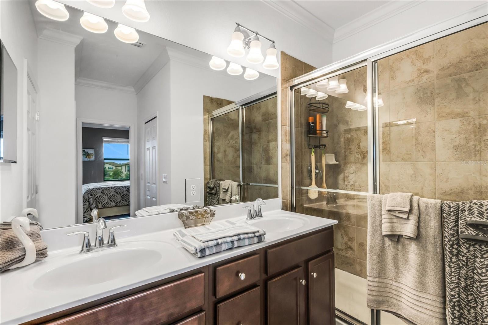 Image 42 of 69 For 20450 Lagente Circle