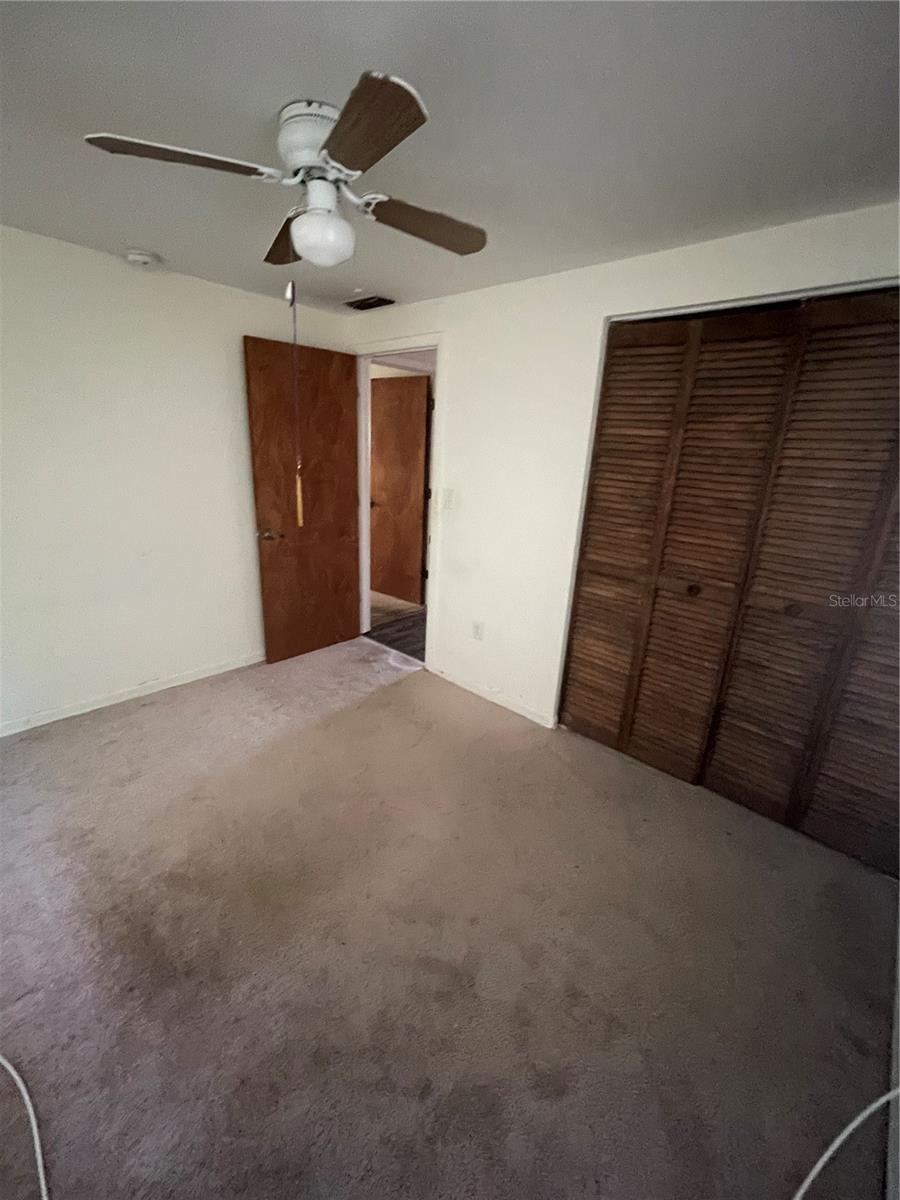 Listing photo id 22 for 810 Ball Street