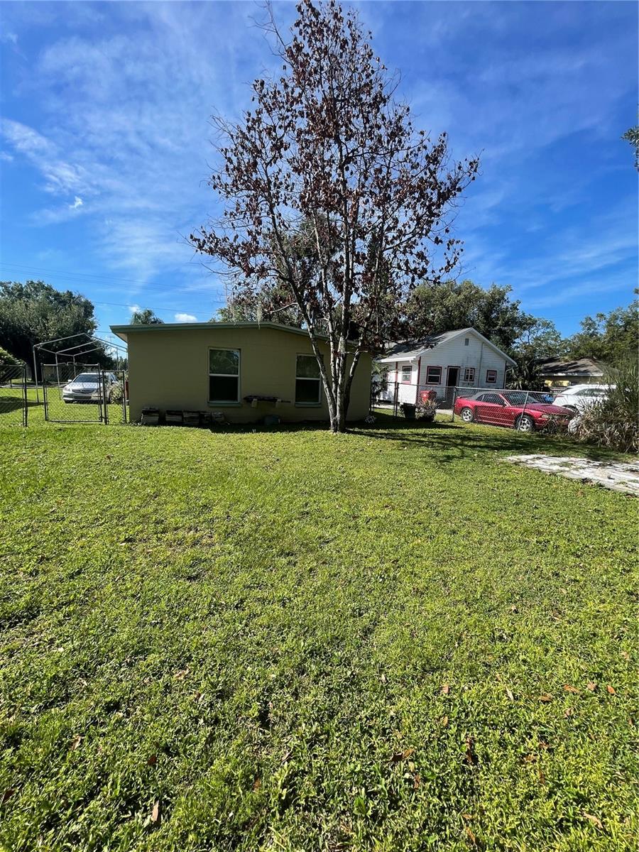 Listing photo id 25 for 810 Ball Street