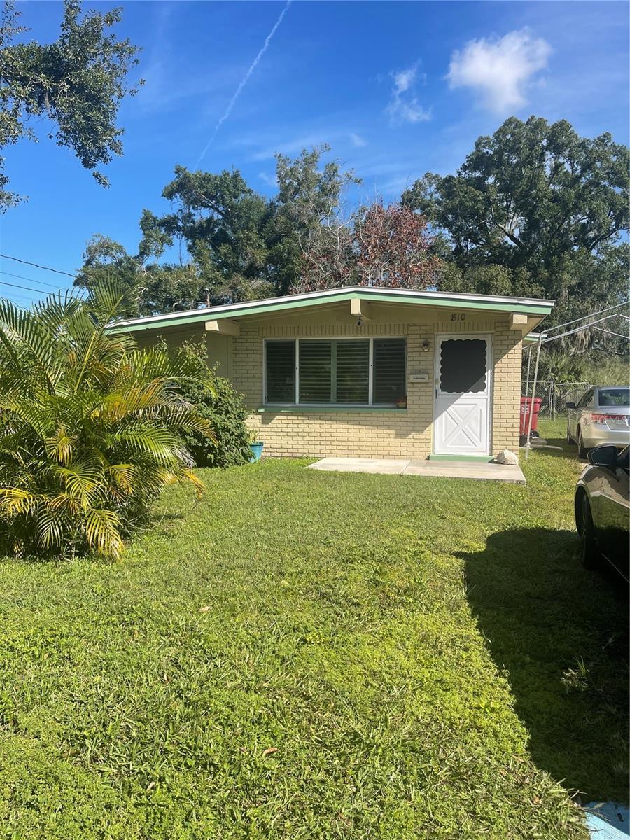 Listing photo id 26 for 810 Ball Street