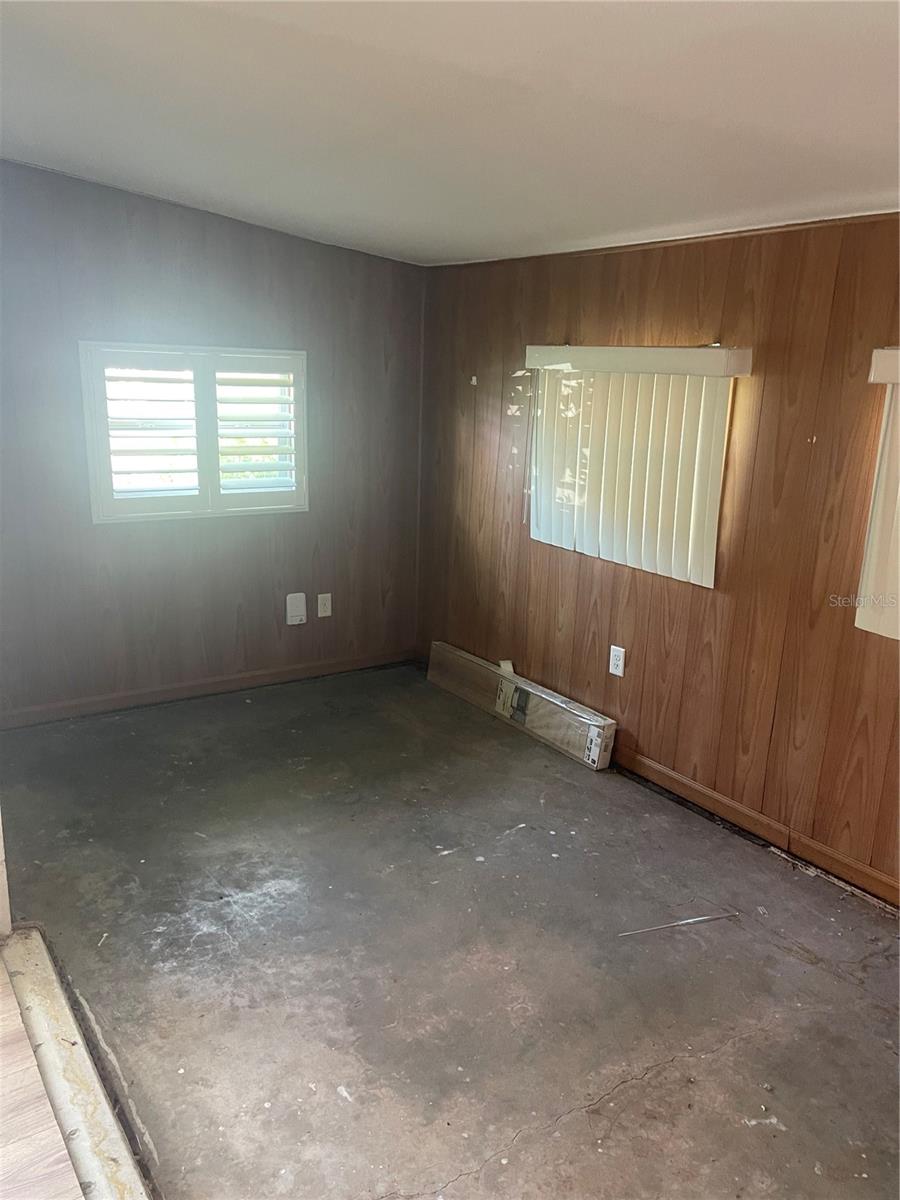 Listing photo id 3 for 810 Ball Street