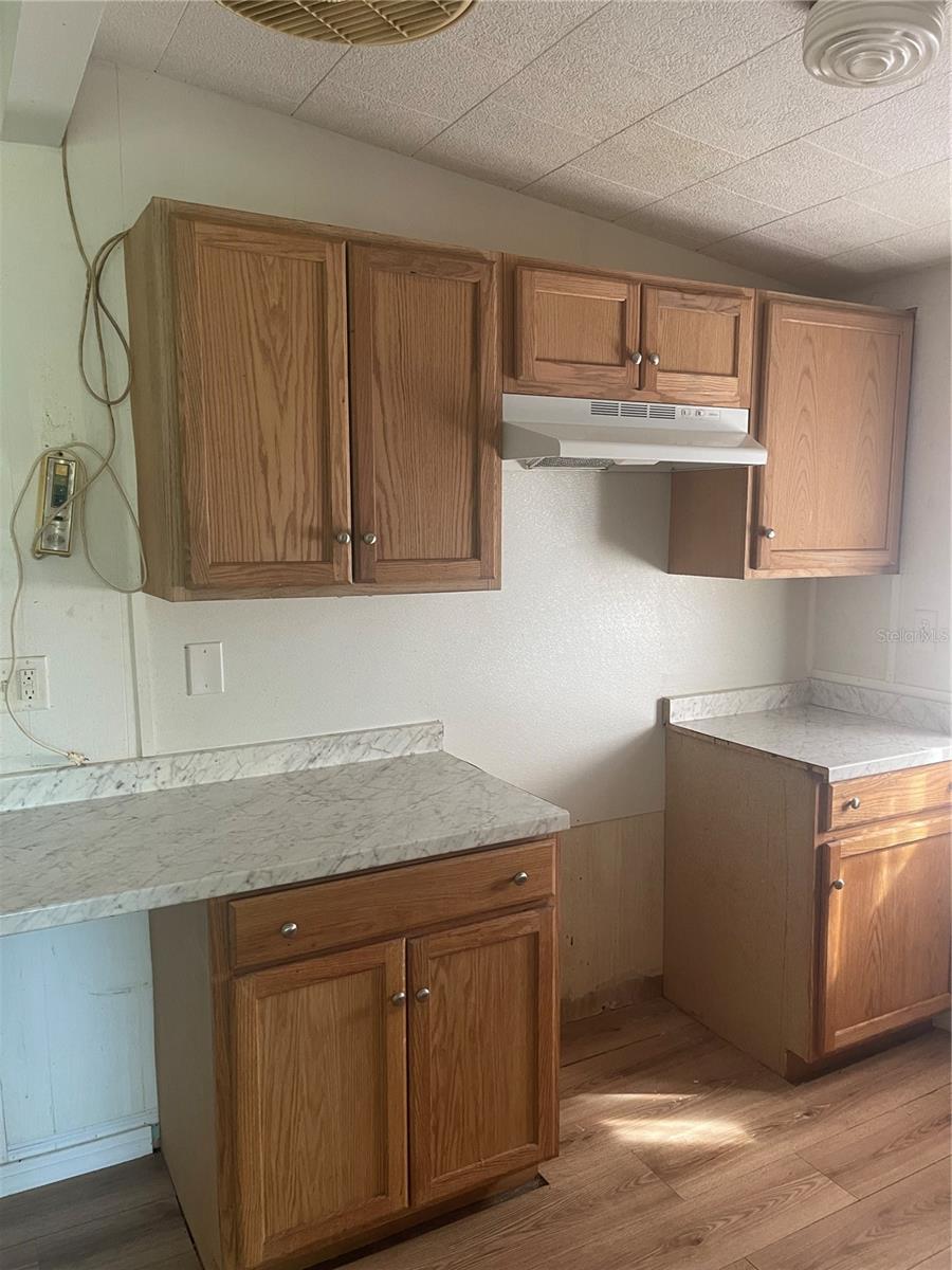 Listing photo id 6 for 810 Ball Street