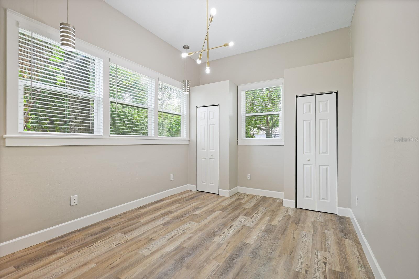Image 13 of 27 For 1809 Columbus Drive