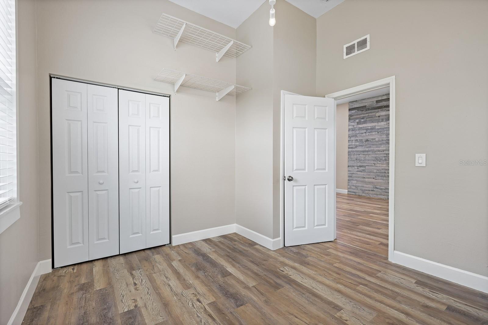Image 18 of 27 For 1809 Columbus Drive