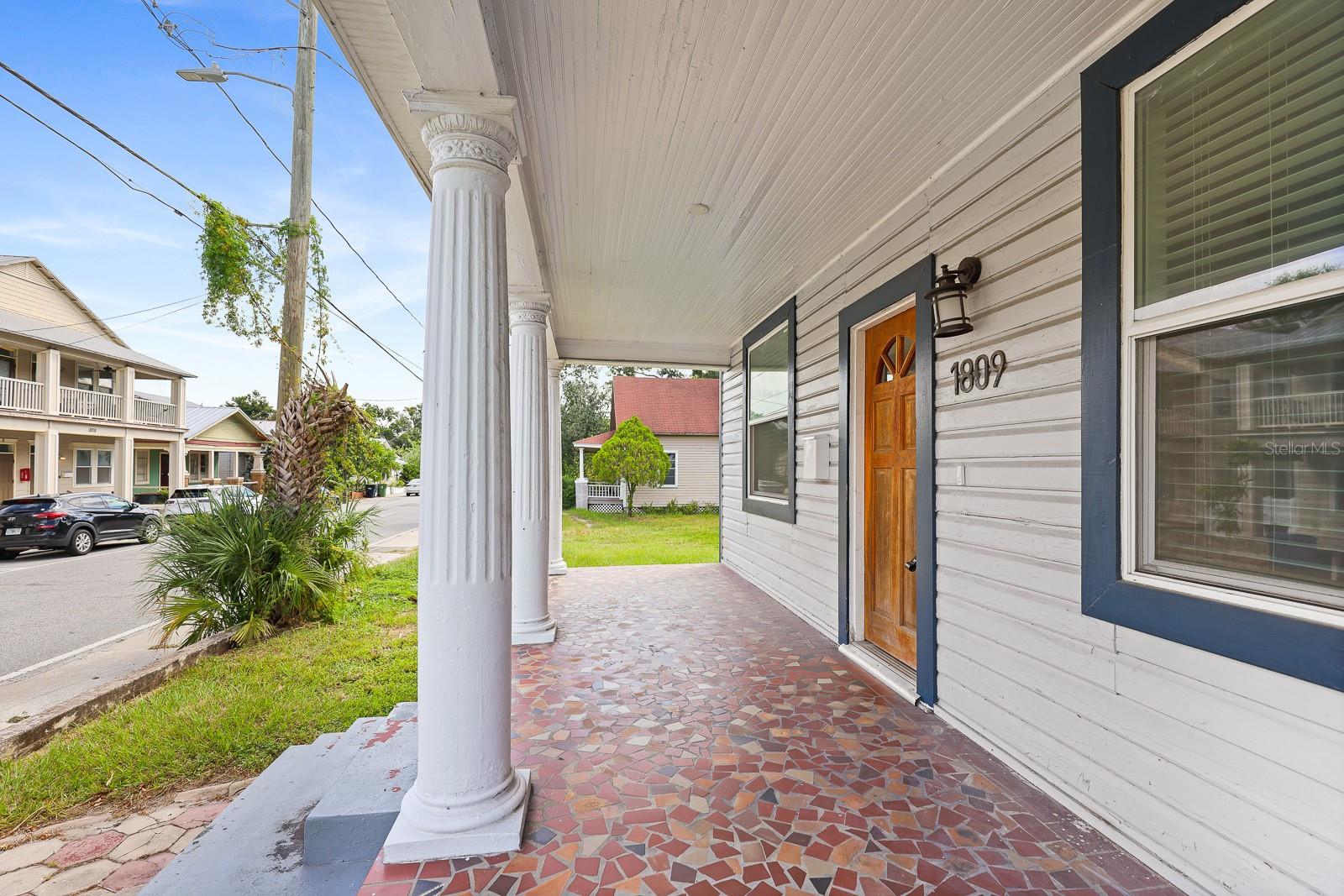 Image 2 of 27 For 1809 Columbus Drive