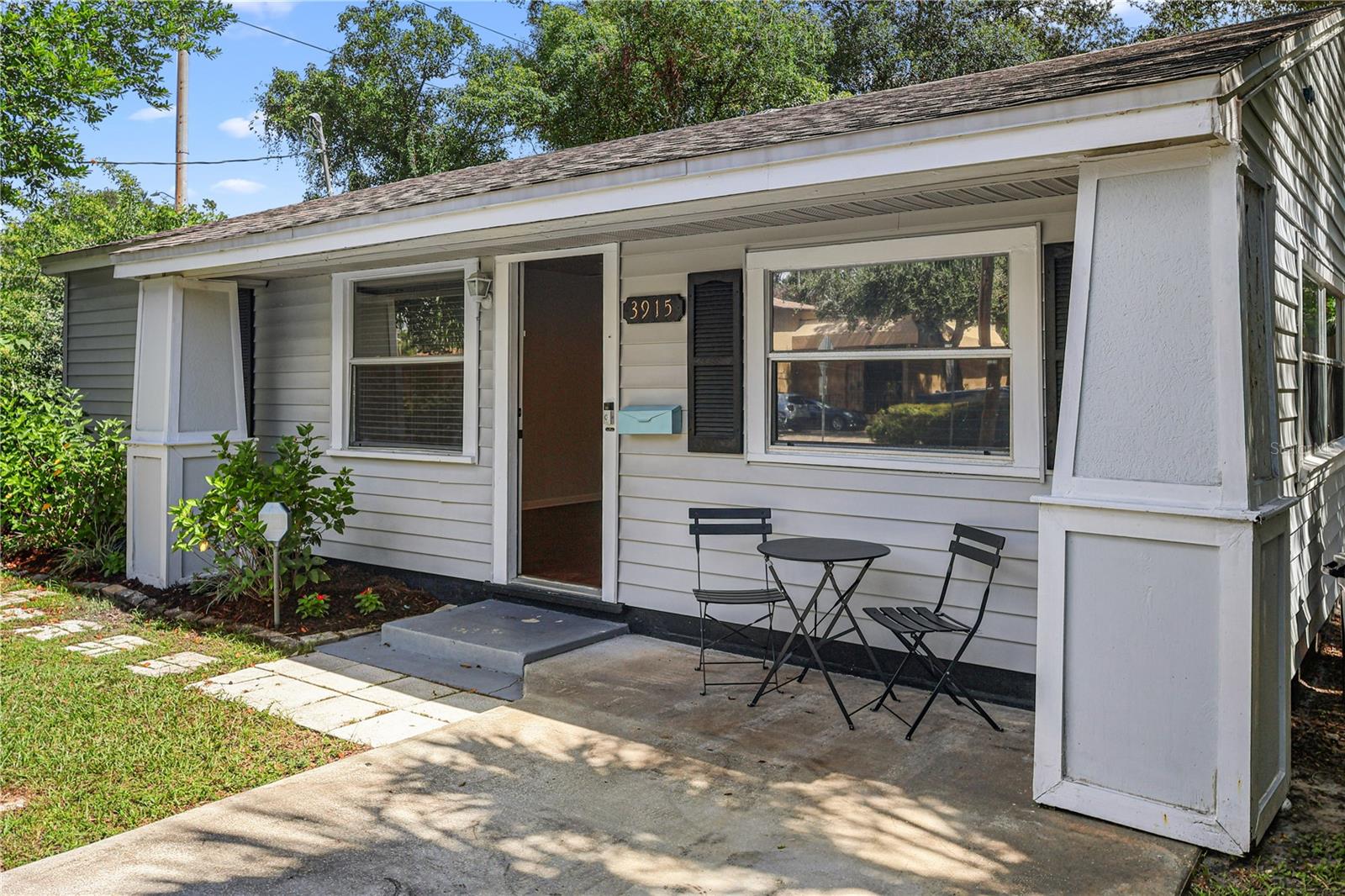 Image 3 of 24 For 3915 Ola Avenue