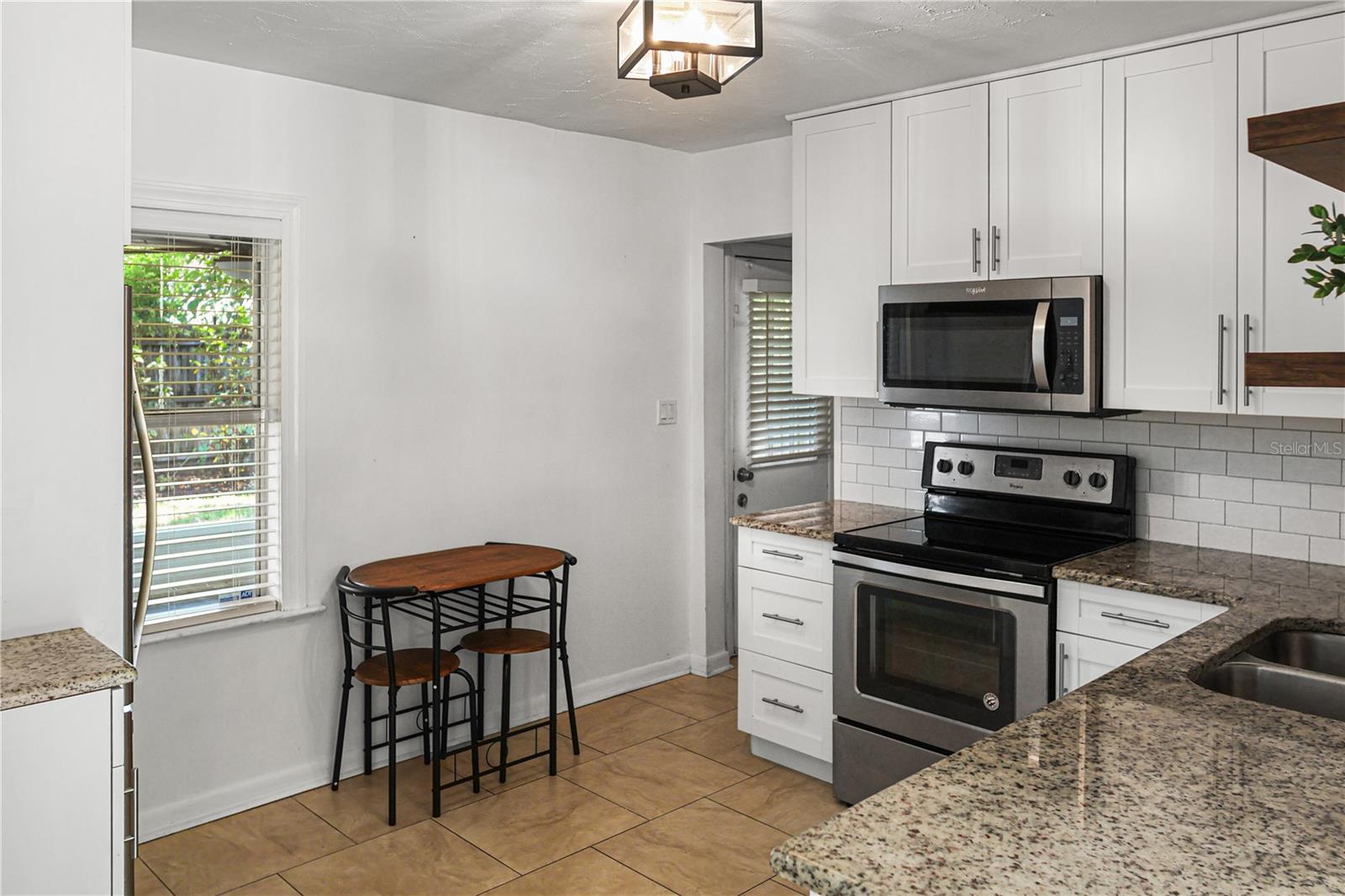 Image 6 of 24 For 3915 Ola Avenue