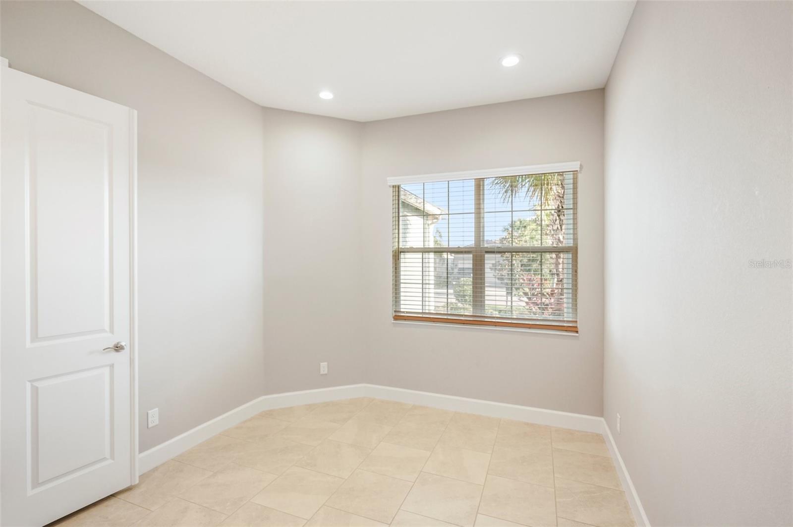 Image 17 of 50 For 4838 Sevilla Shores Drive