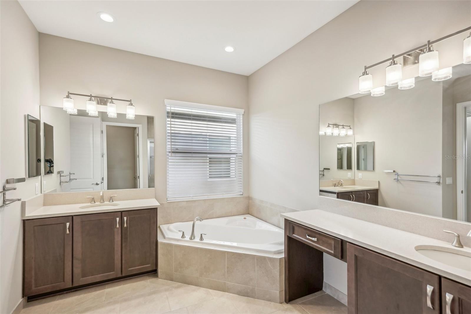 Image 30 of 50 For 4838 Sevilla Shores Drive