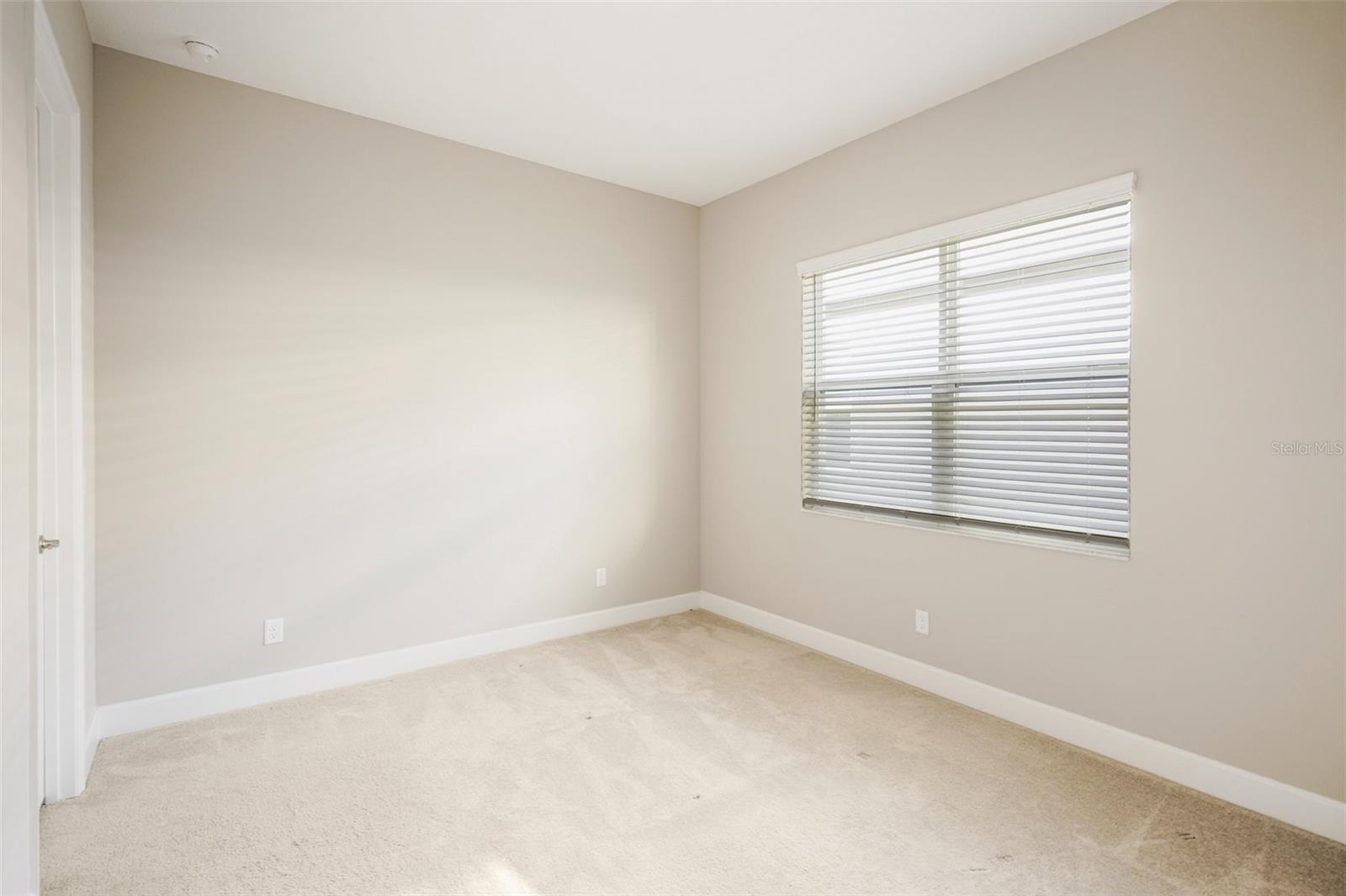 Image 33 of 50 For 4838 Sevilla Shores Drive
