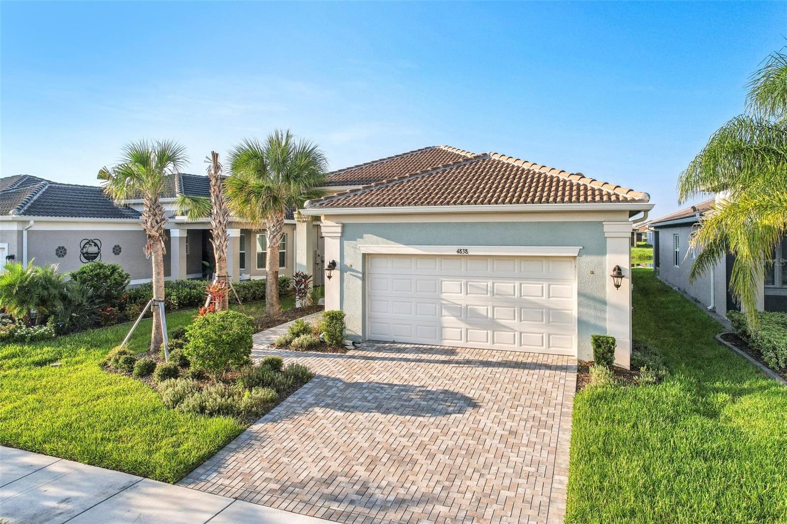 Image 5 of 50 For 4838 Sevilla Shores Drive