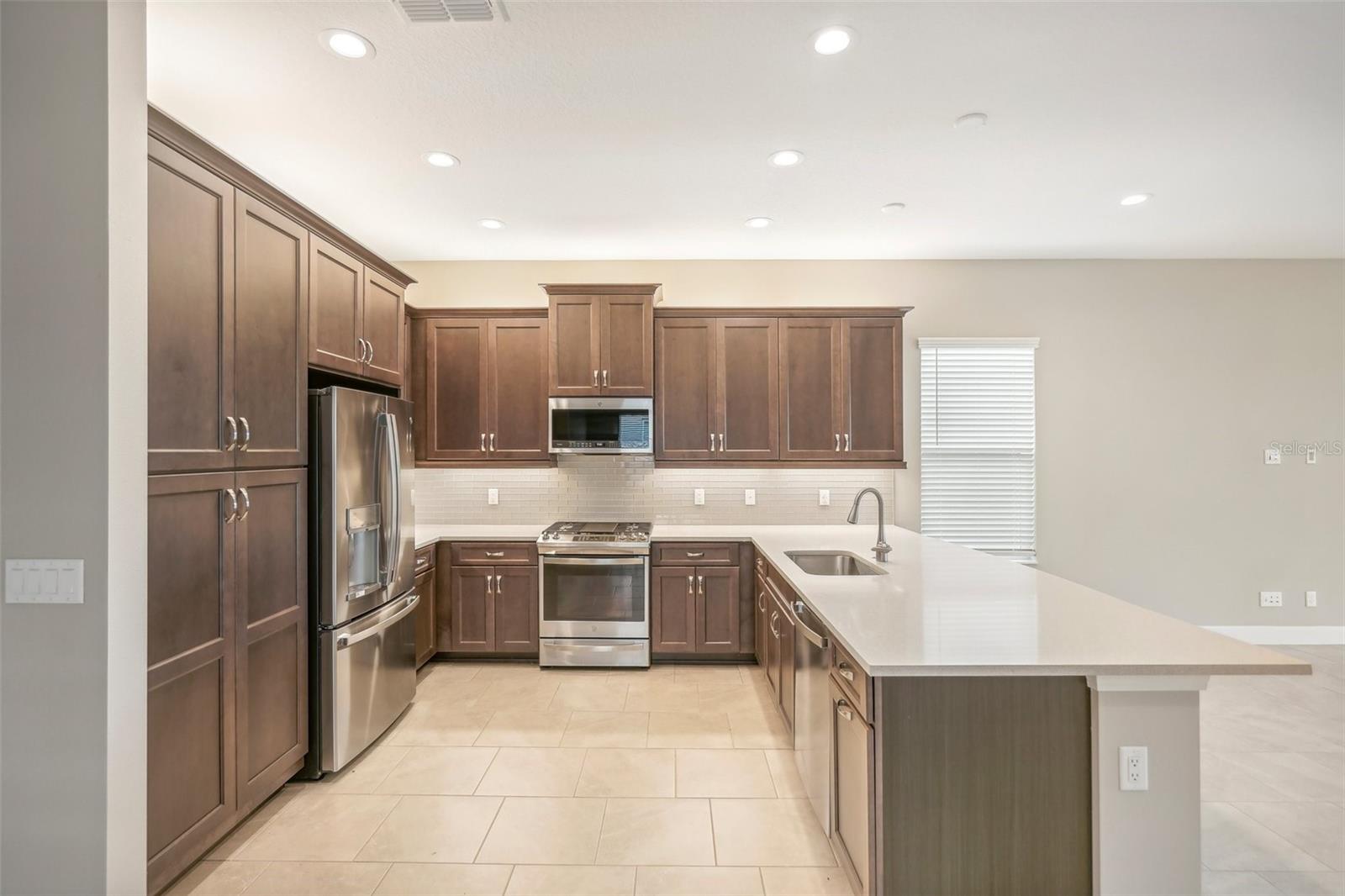 Image 8 of 50 For 4838 Sevilla Shores Drive