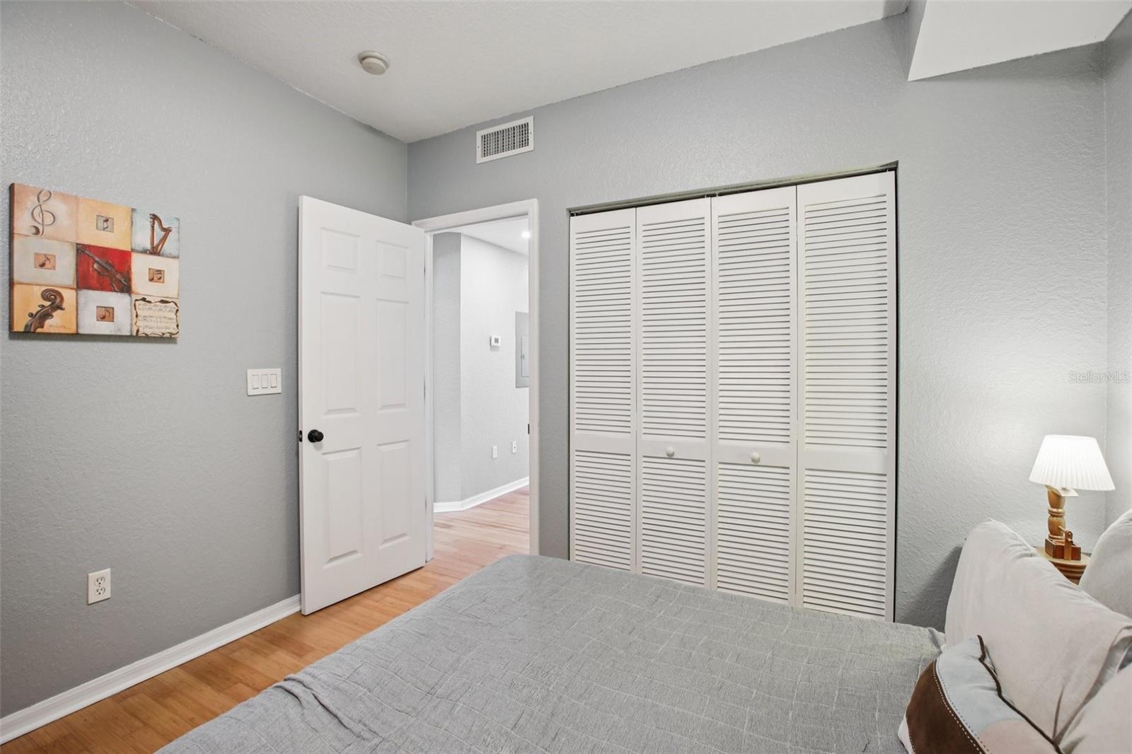 Image 16 of 23 For 2002 5th Avenue 205