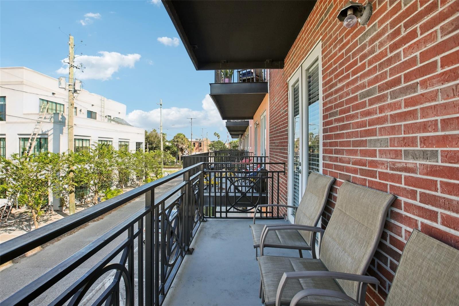 Image 7 of 23 For 2002 5th Avenue 205