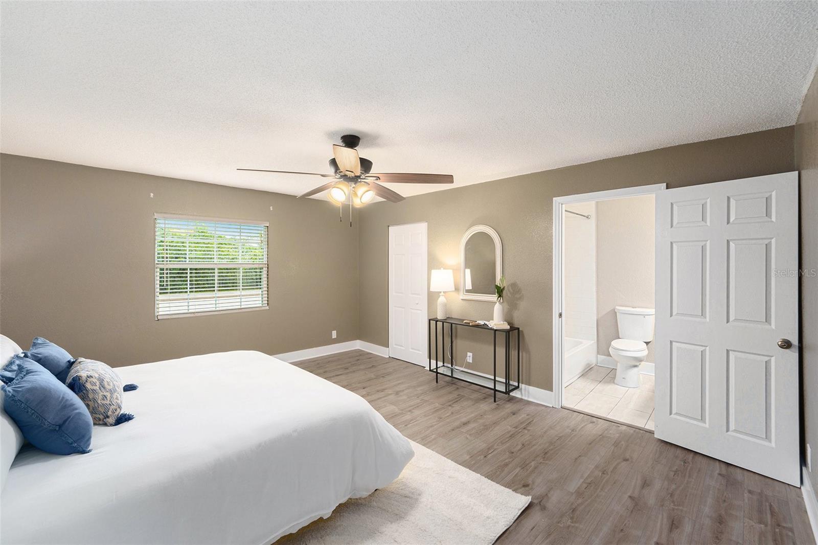 Image 11 of 26 For 849 60th Avenue Ne