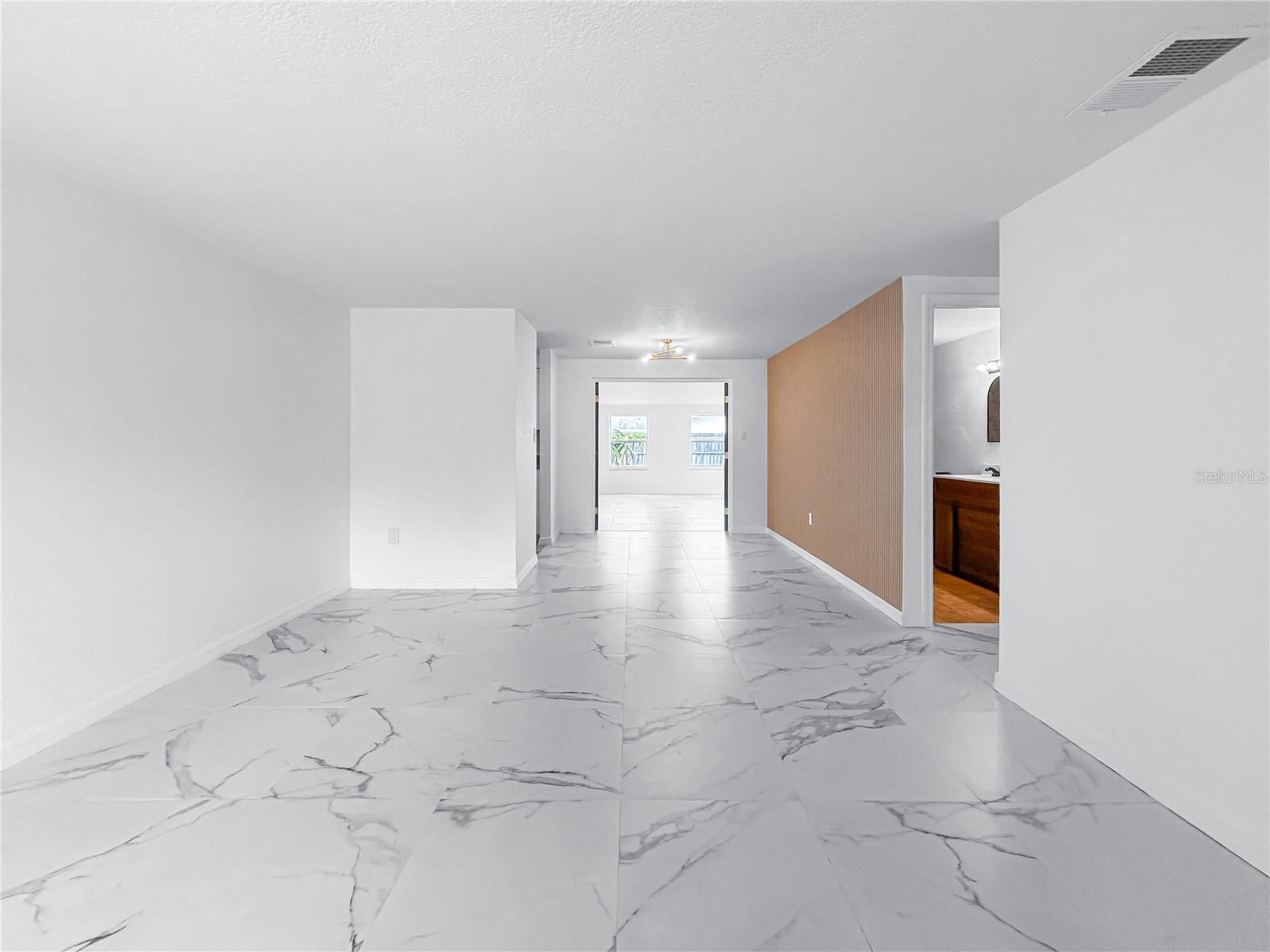 Image 2 of 18 For 1811 Lowry Avenue