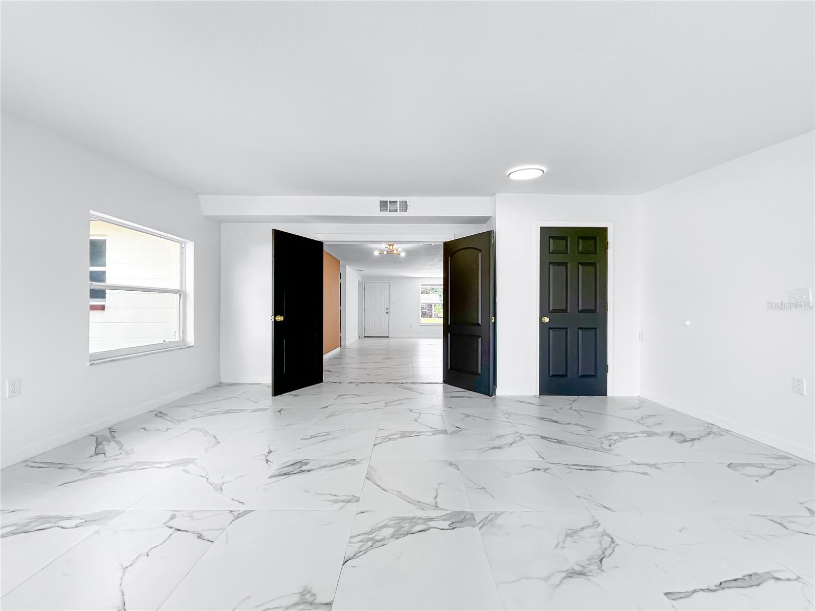 Image 9 of 18 For 1811 Lowry Avenue