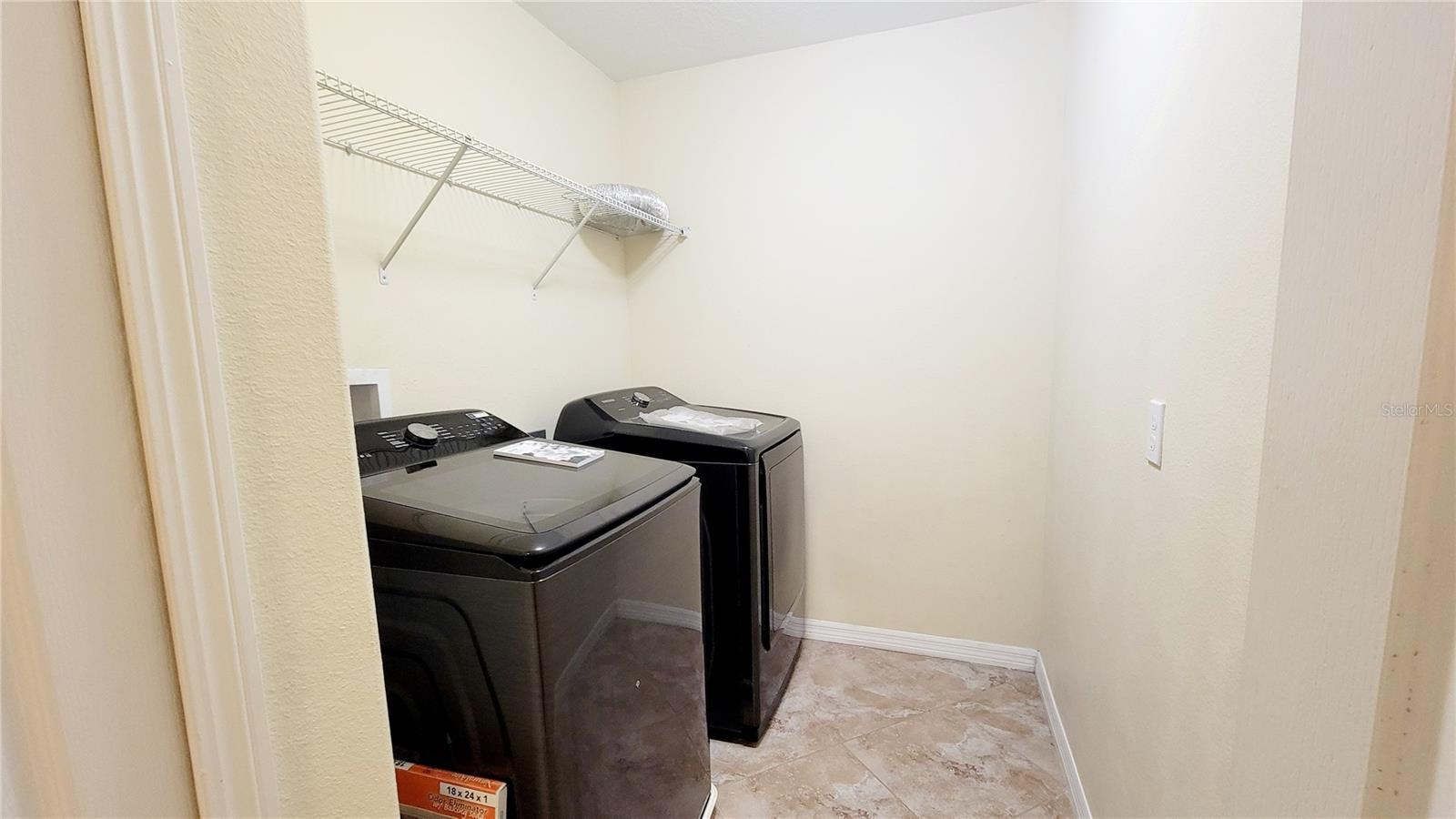 Image 42 of 48 For 9540 Trumpet Vine Loop