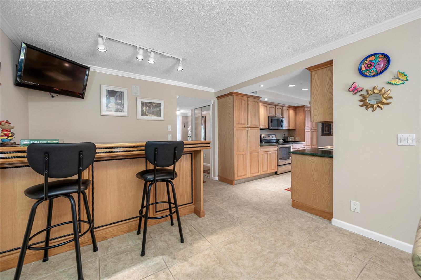 Image 10 of 62 For 3146 Dorchester Drive