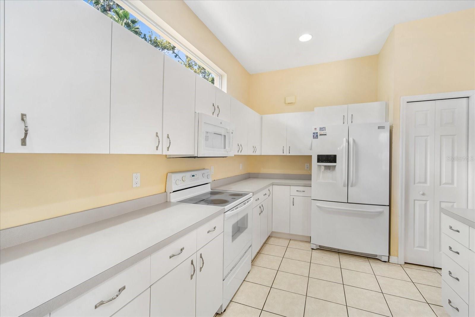 Image 12 of 25 For 188 Tall Trees Court