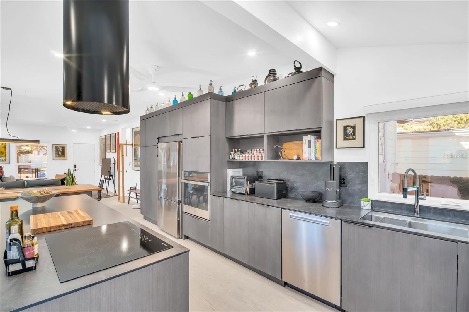 Image 10 of 36 For 747 2nd Street N