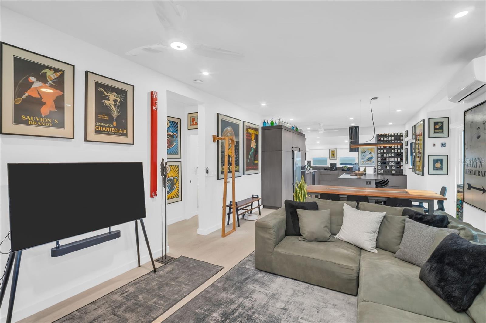 Image 15 of 36 For 747 2nd Street N