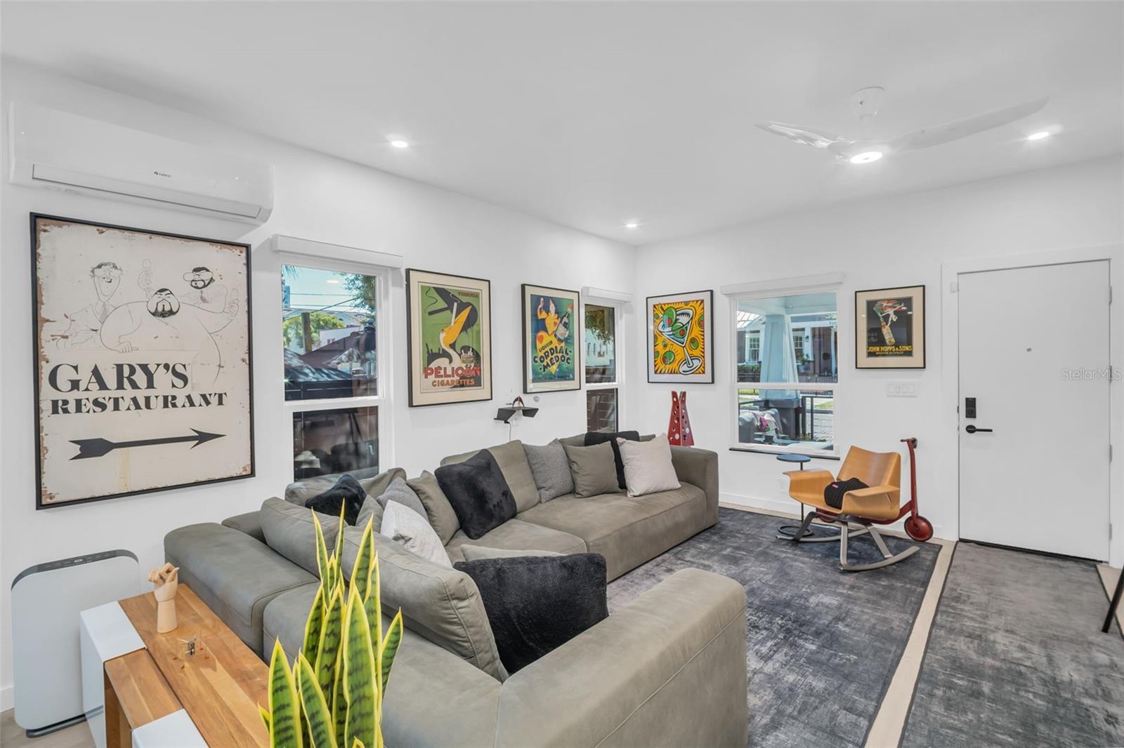 Image 17 of 36 For 747 2nd Street N