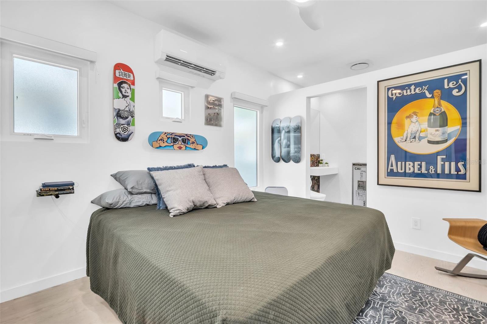 Image 18 of 36 For 747 2nd Street N