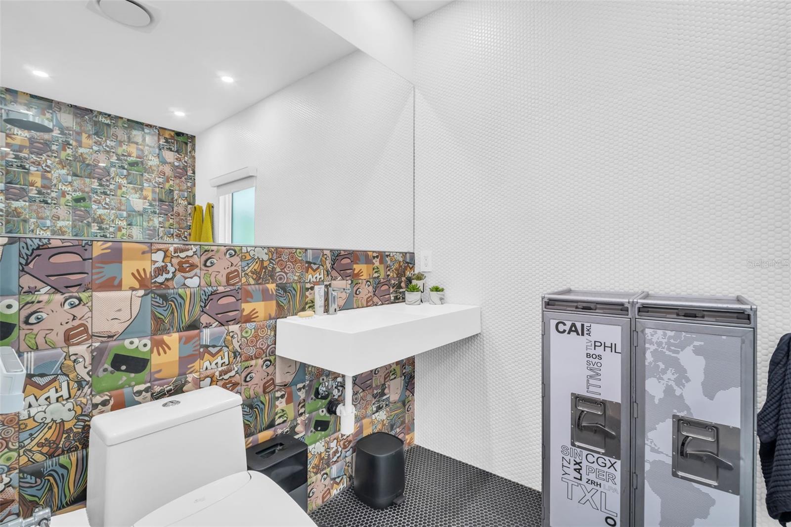 Image 21 of 36 For 747 2nd Street N