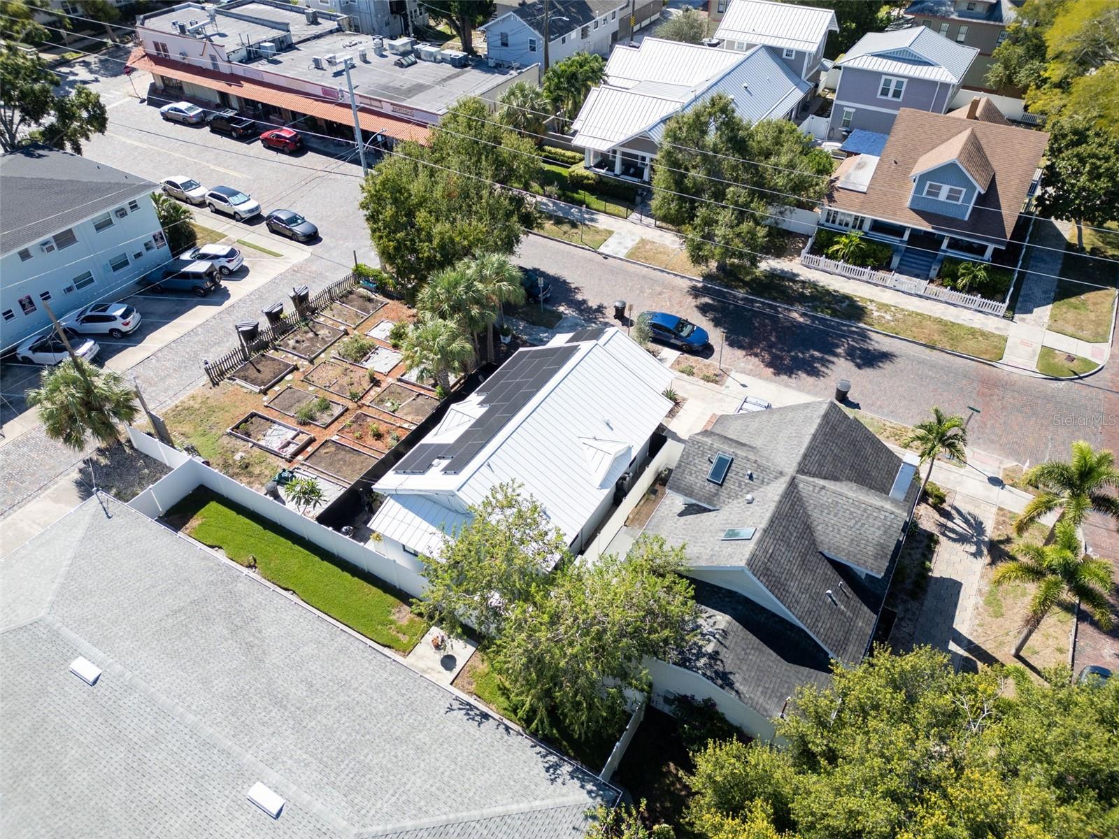 Image 31 of 36 For 747 2nd Street N