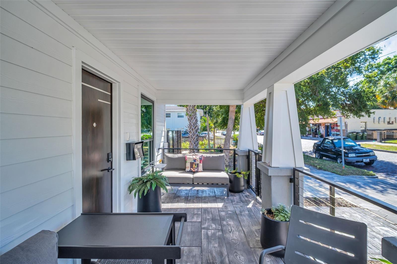 Image 4 of 36 For 747 2nd Street N