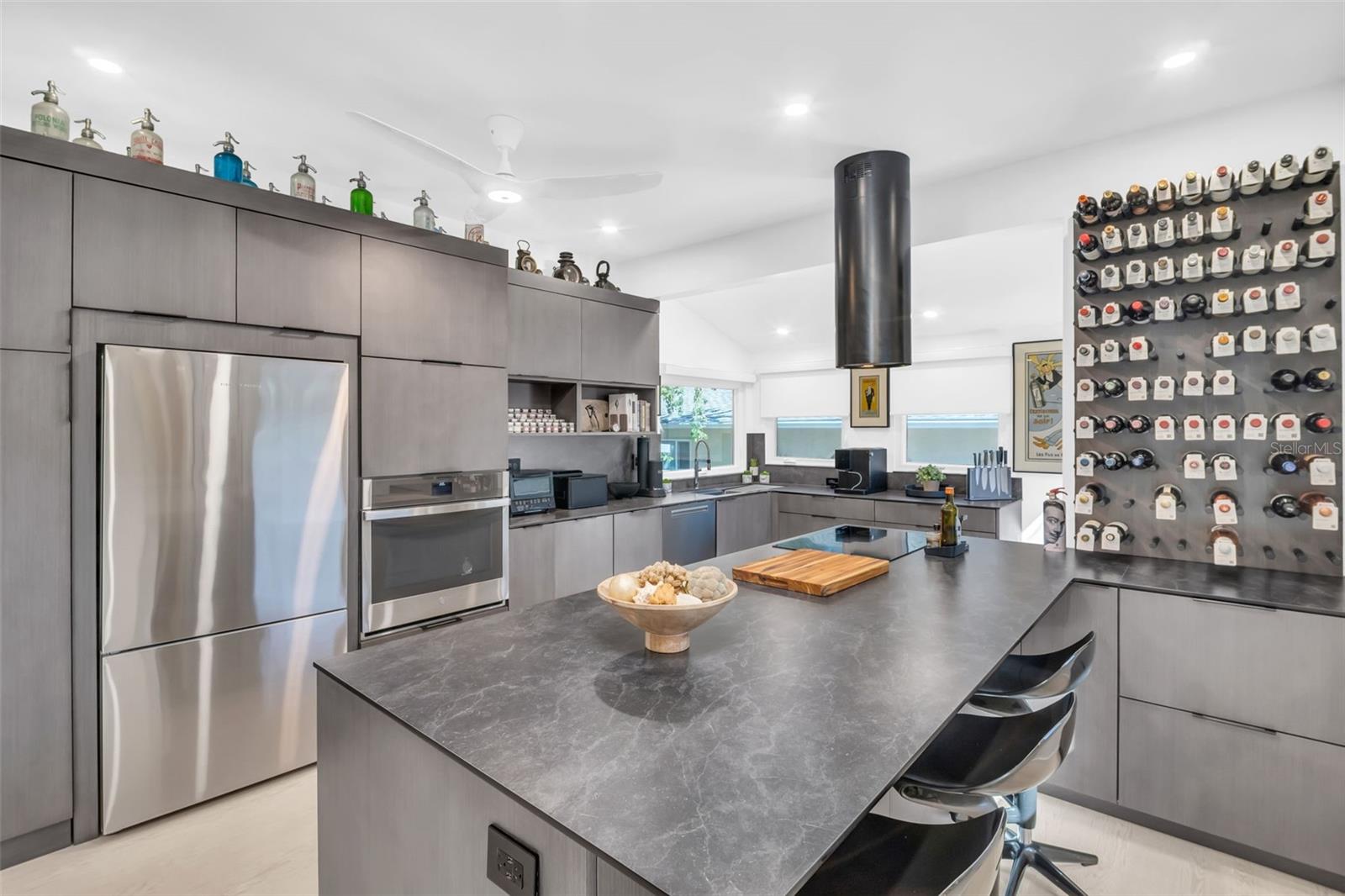 Image 6 of 36 For 747 2nd Street N