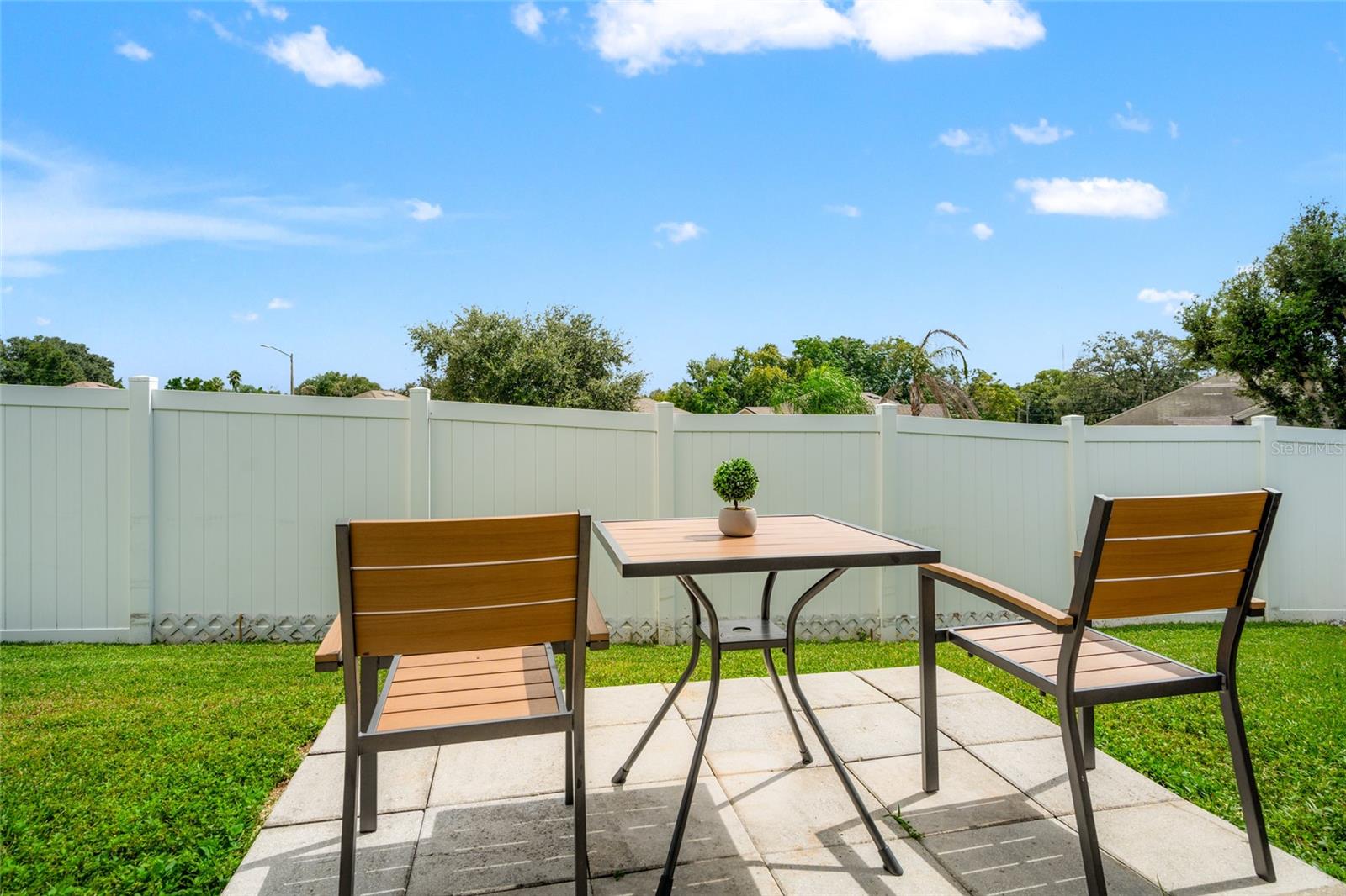 Image 4 of 33 For 7530 Jeno Street