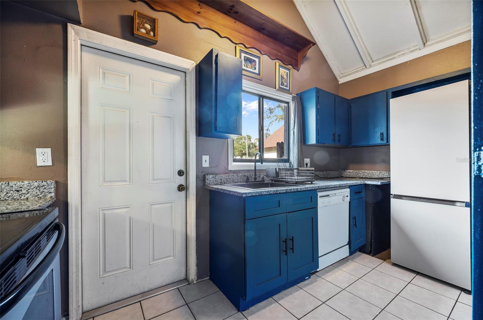 Image 5 of 33 For 12611 Touchton Drive 116