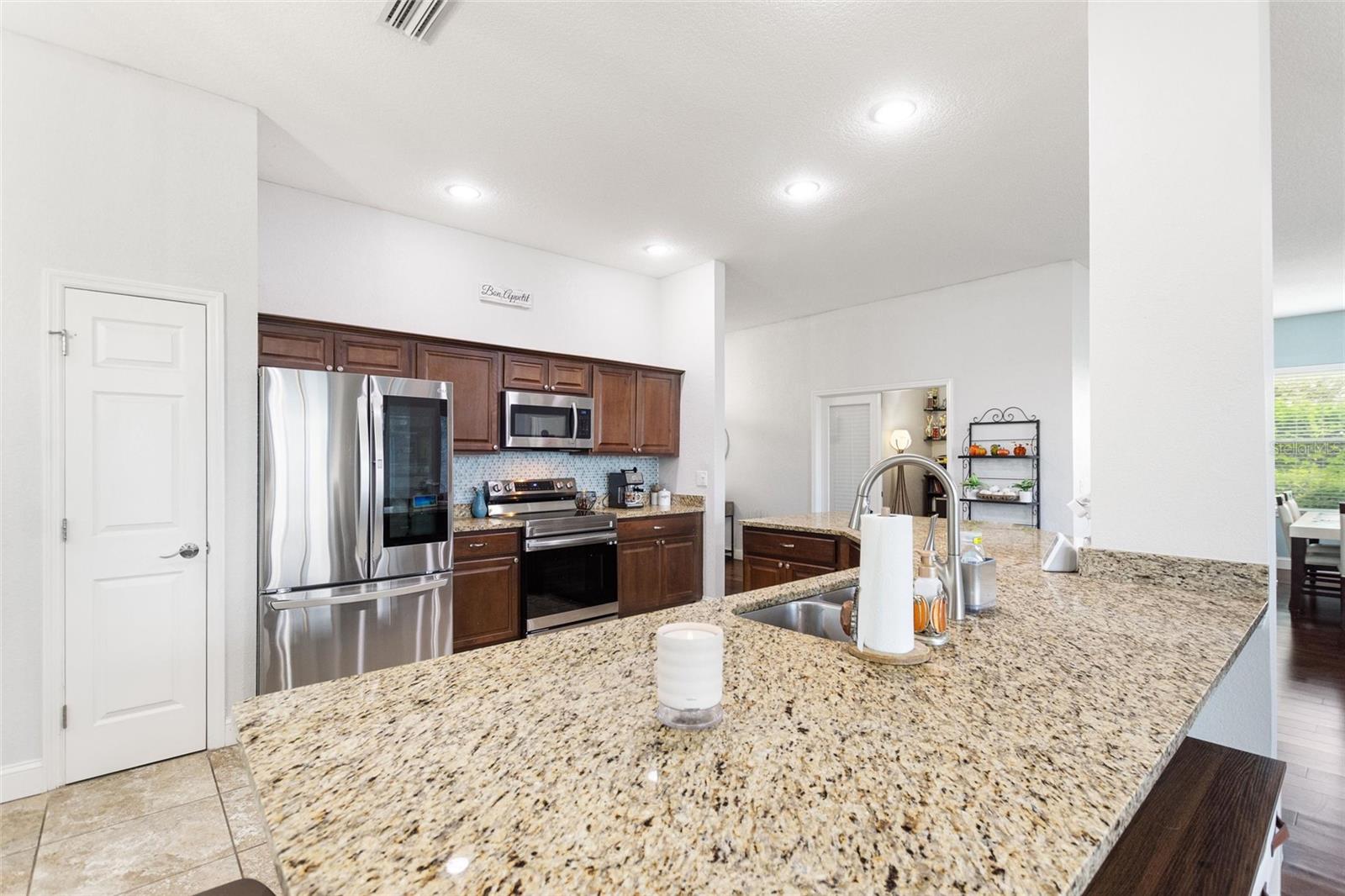 Image 16 of 38 For 5104 52nd Avenue W