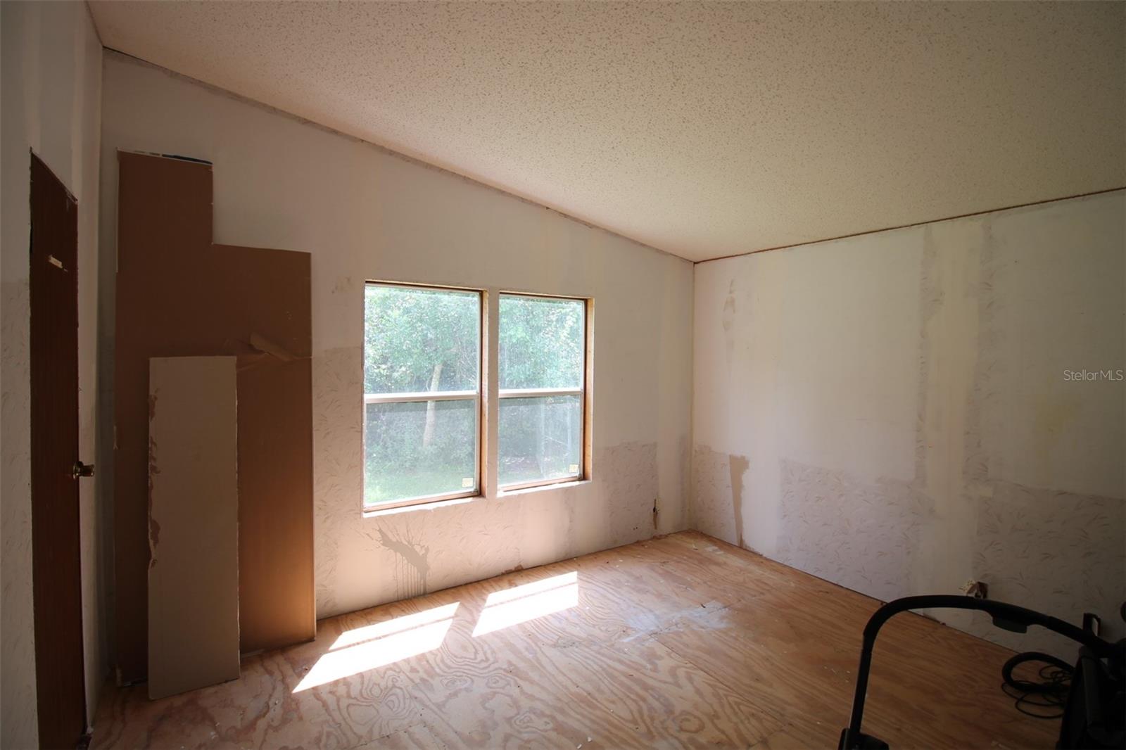 Image 17 of 19 For 11150 109th Street