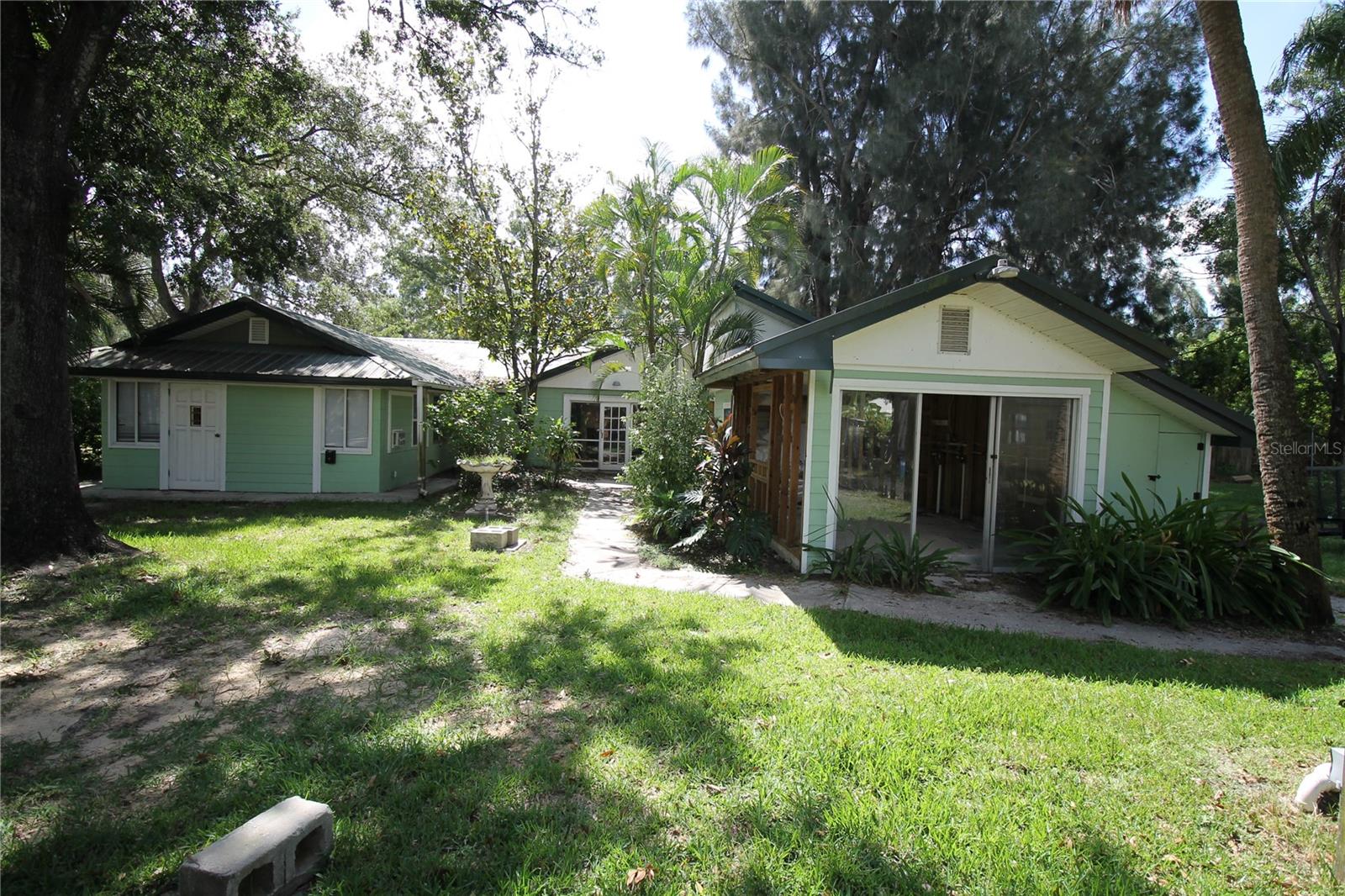 Listing photo id 16 for 4511 26th Avenue S