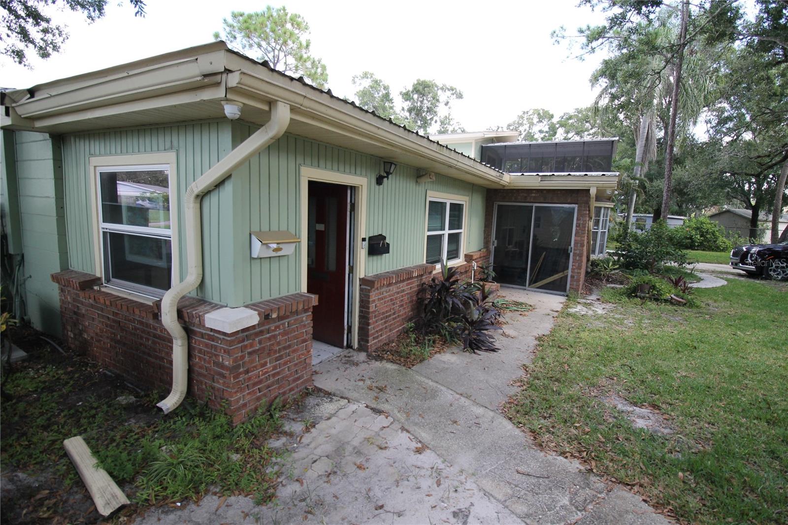 Listing photo id 2 for 4511 26th Avenue S