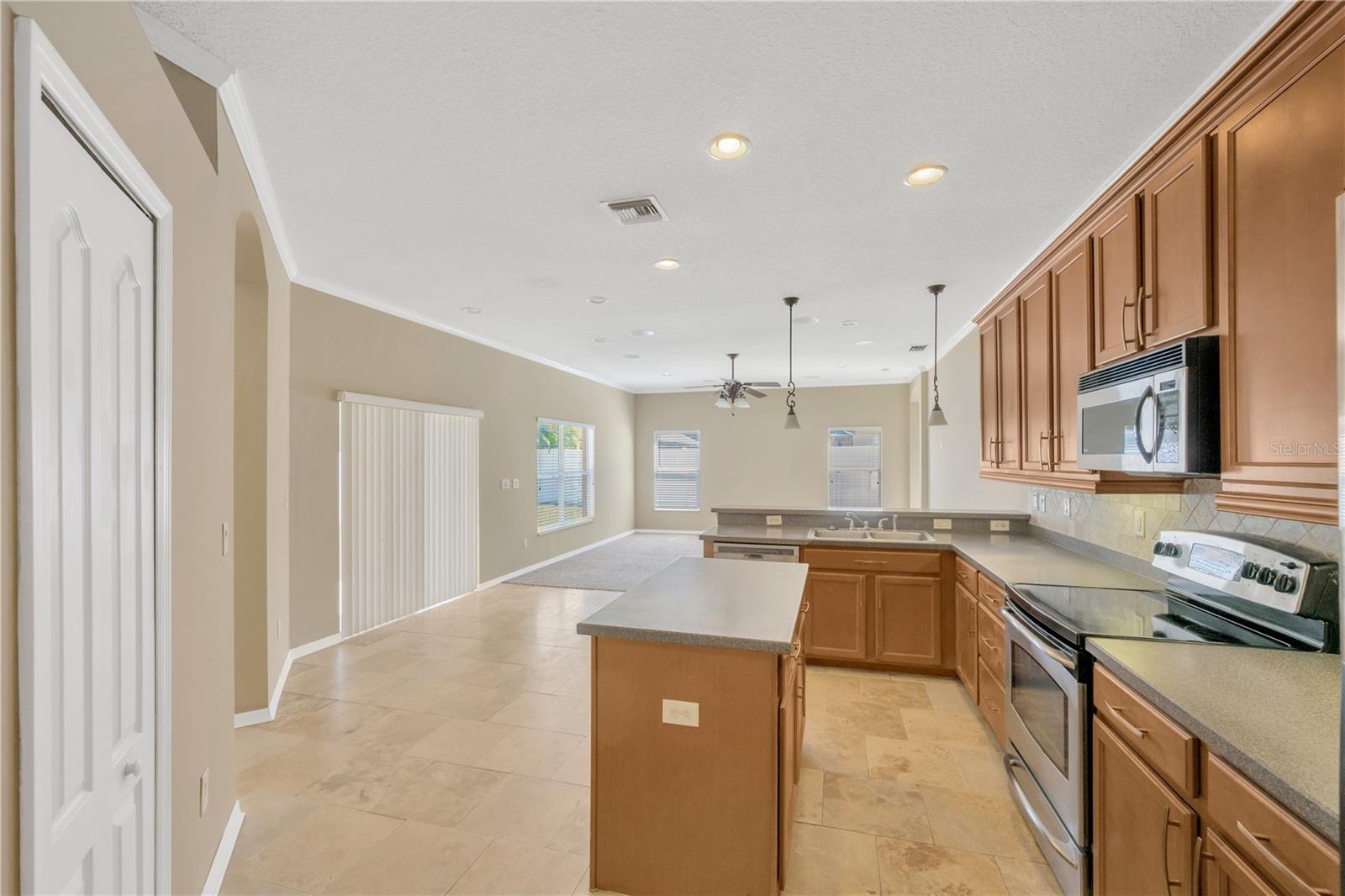 Image 16 of 41 For 1833 Mira Lago Circle