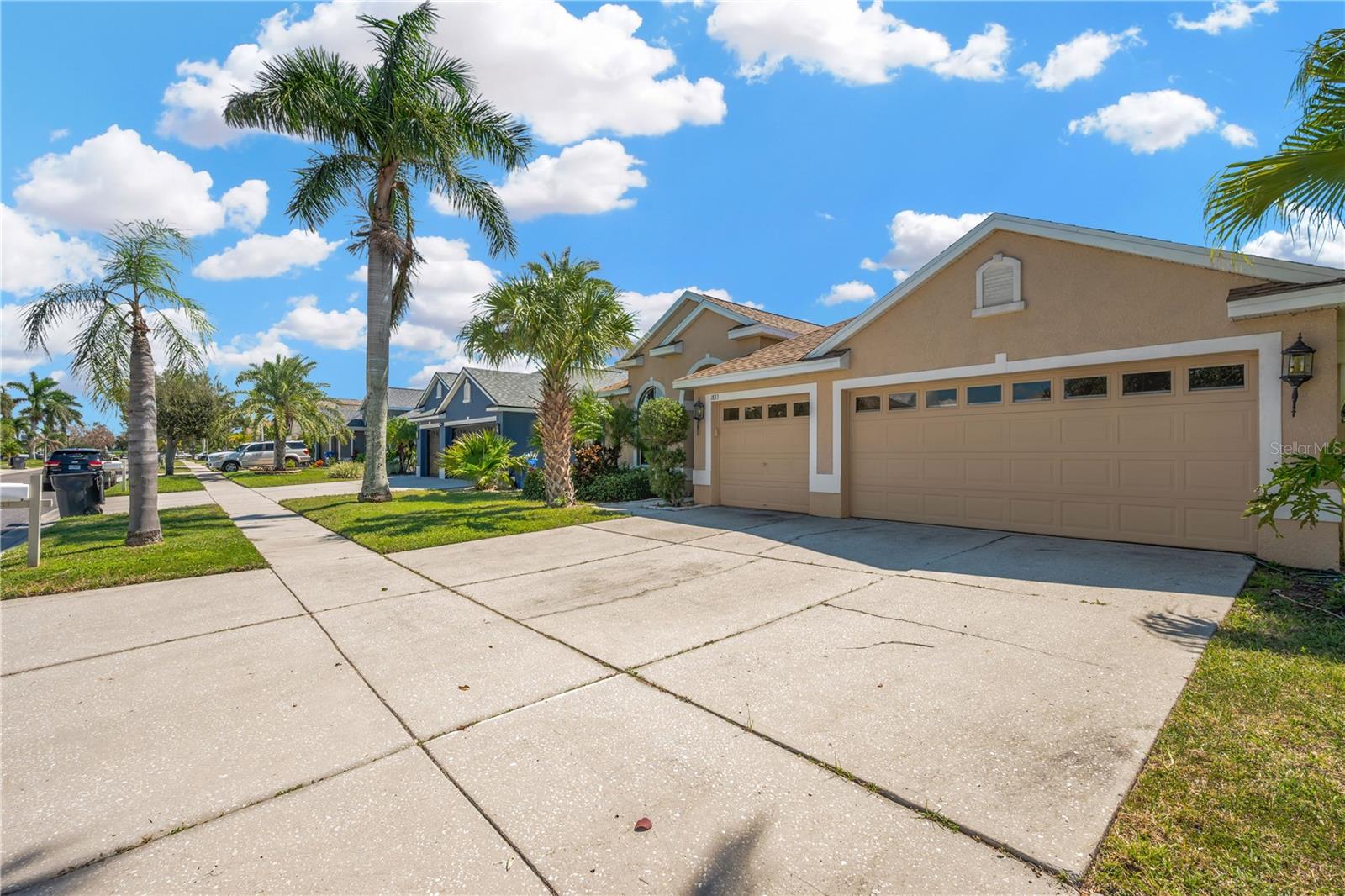 Image 7 of 41 For 1833 Mira Lago Circle