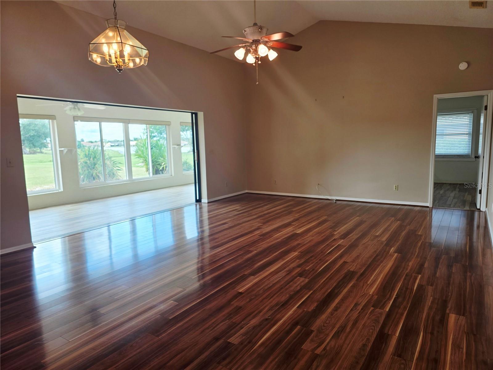 Image 14 of 34 For 1936 New Bedford Drive