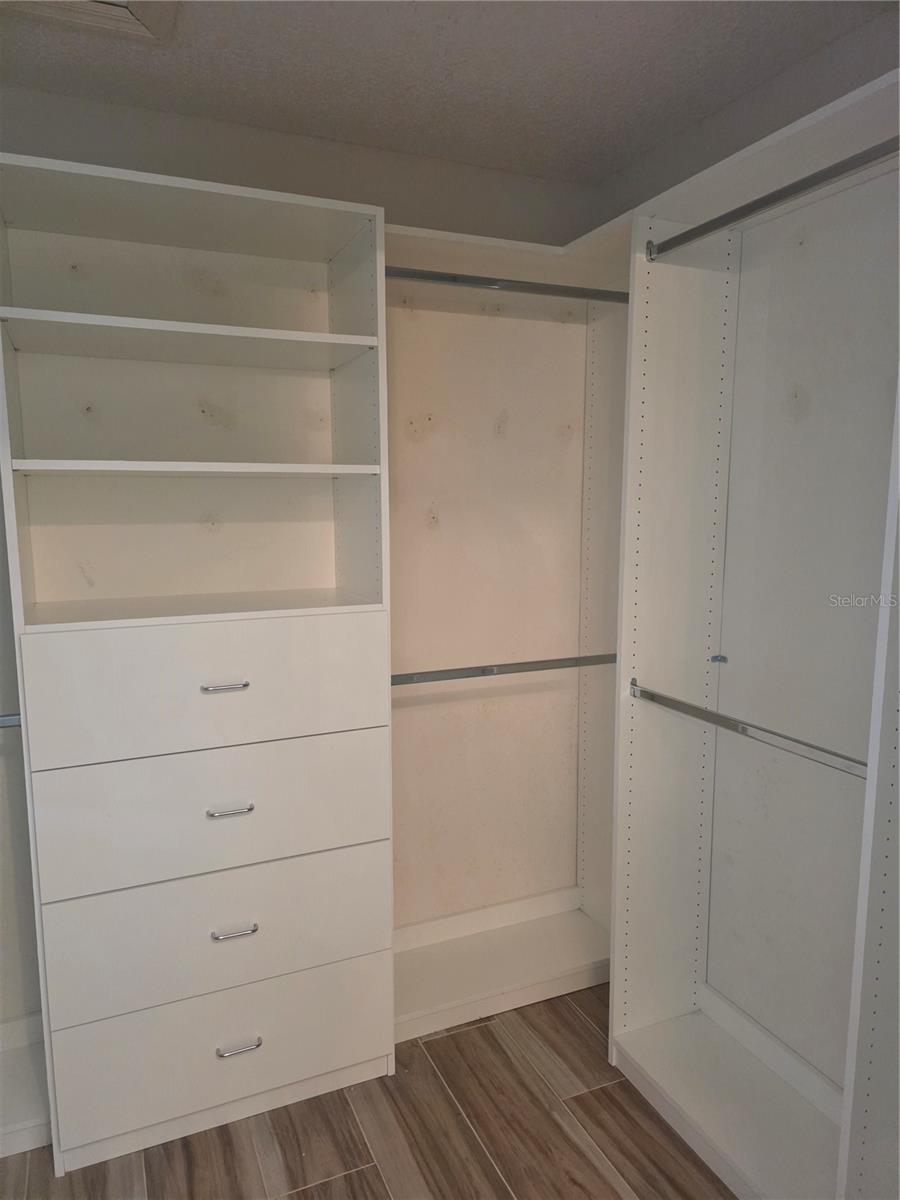 Image 25 of 34 For 1936 New Bedford Drive