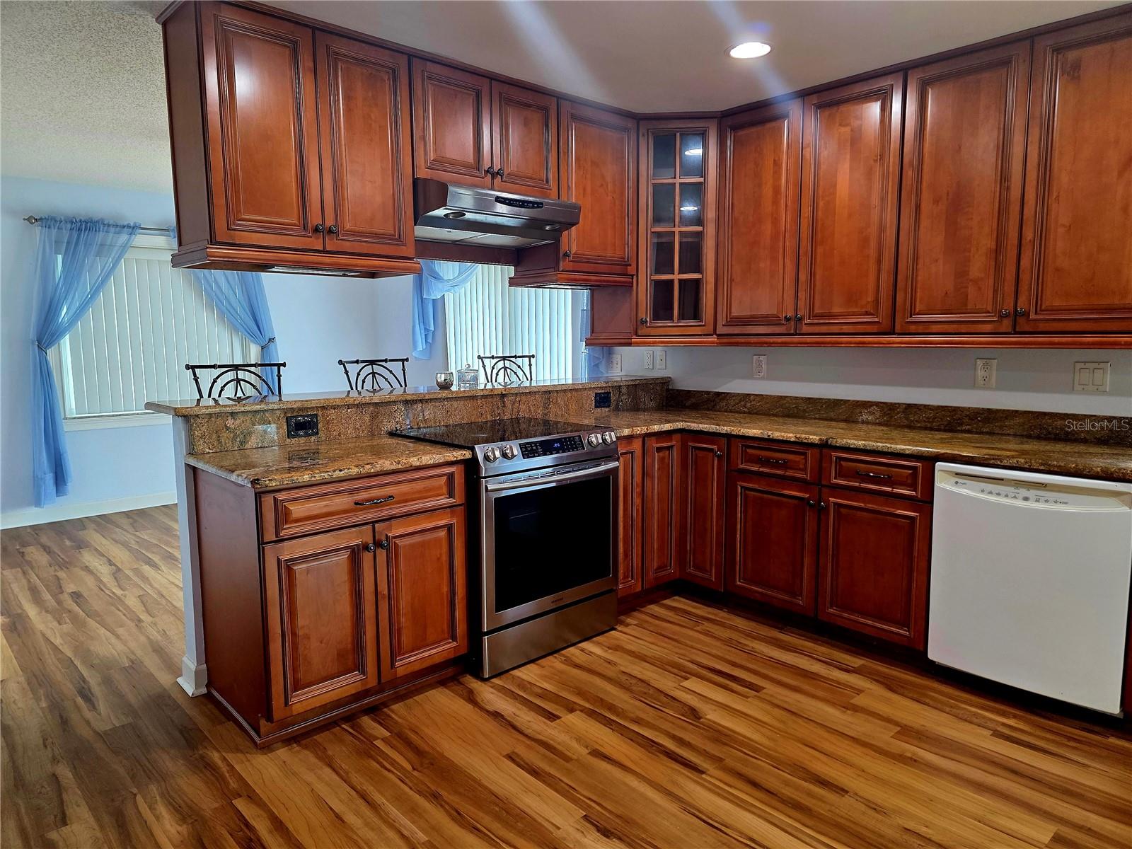 Image 8 of 34 For 1936 New Bedford Drive