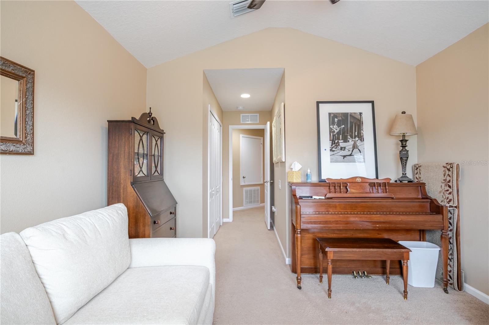 Image 31 of 48 For 26535 Castleview Way