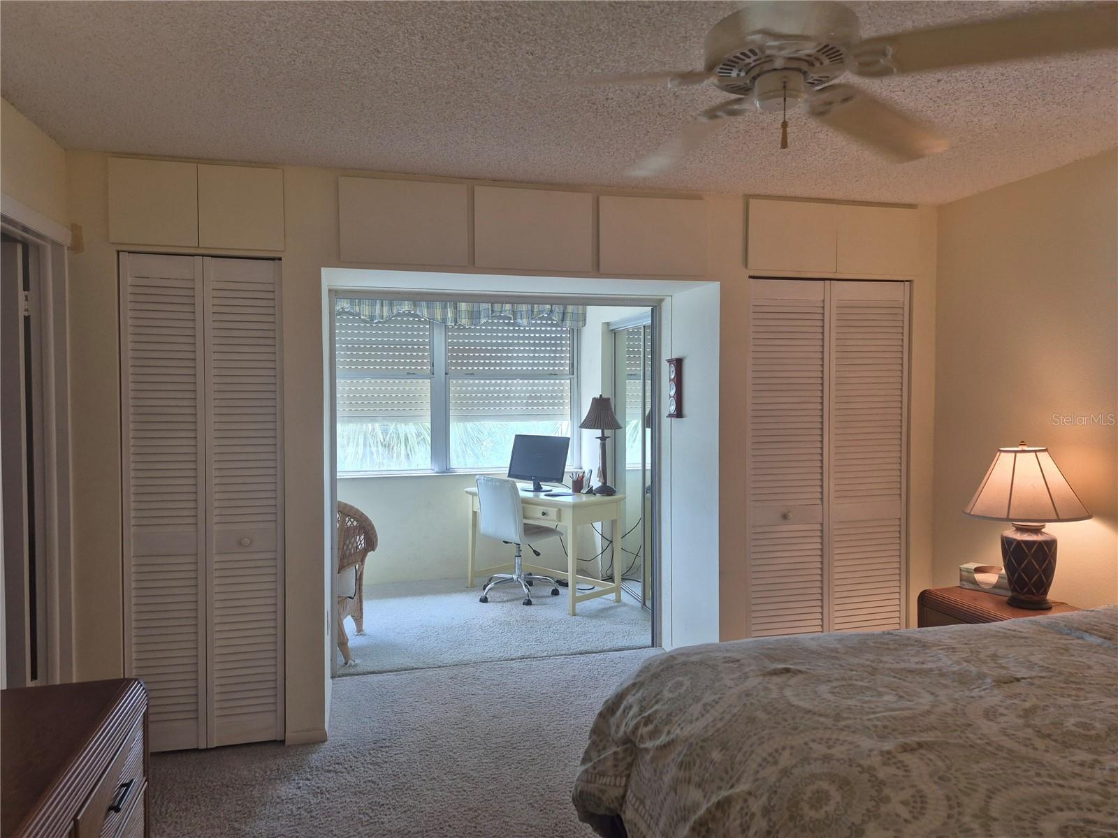 Image 14 of 30 For 4750 Cove Circle 303