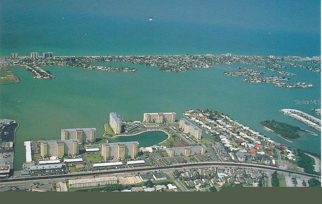 Image 21 of 30 For 4750 Cove Circle 303